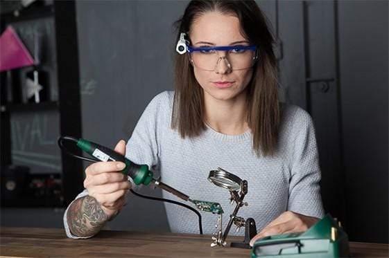 A Technician Using Vyoocam